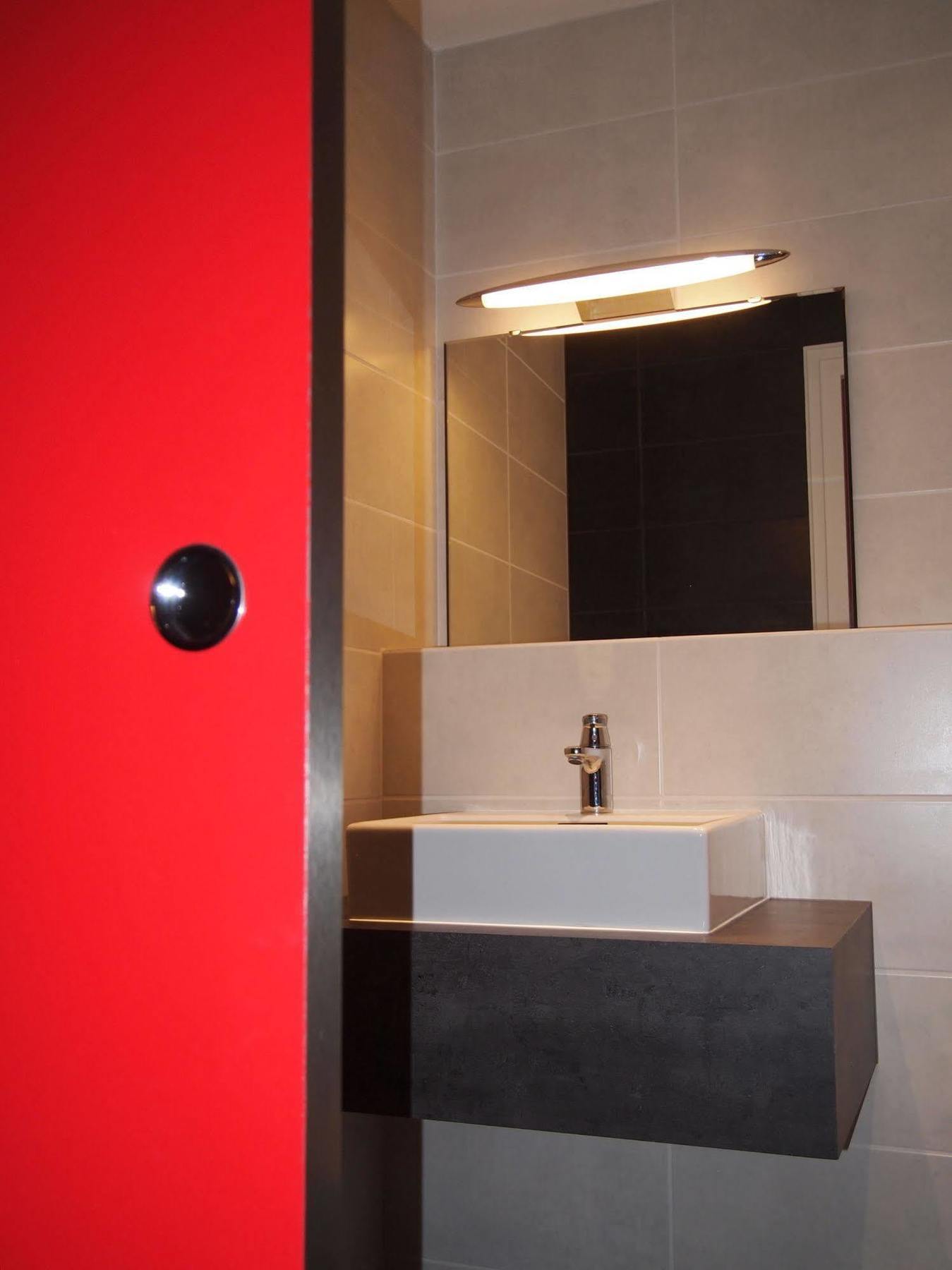 Hotel Colbert تور المظهر الخارجي الصورة